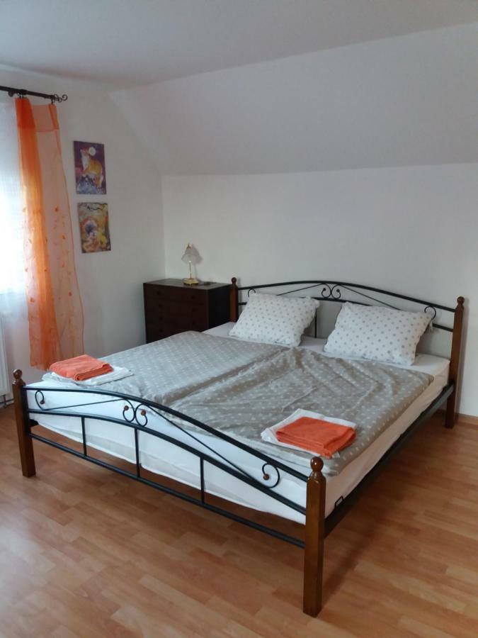 Apartmany F-M Frýdek-Místek エクステリア 写真